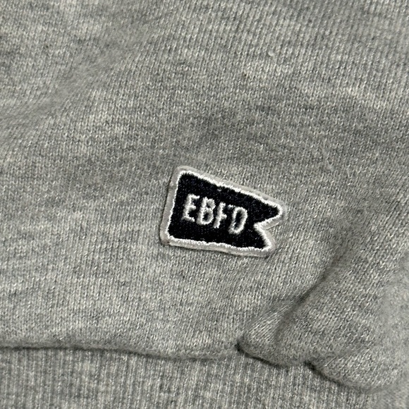 Ebbets Field Flannels Gray Crewneck Sweater with Iconic Design - Picture 5 of 11